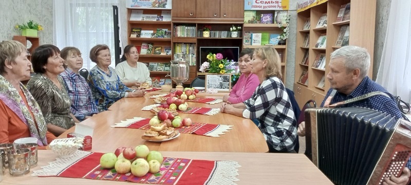 Спас - витамины нам припас!