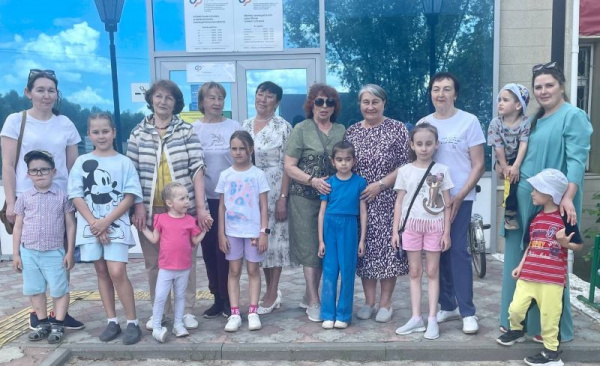 Бабушки и внуки не знают скуки
