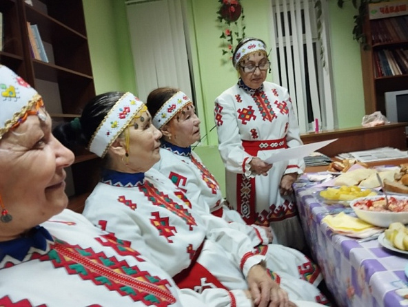 Покровские посиделки в Климовской библиотеке